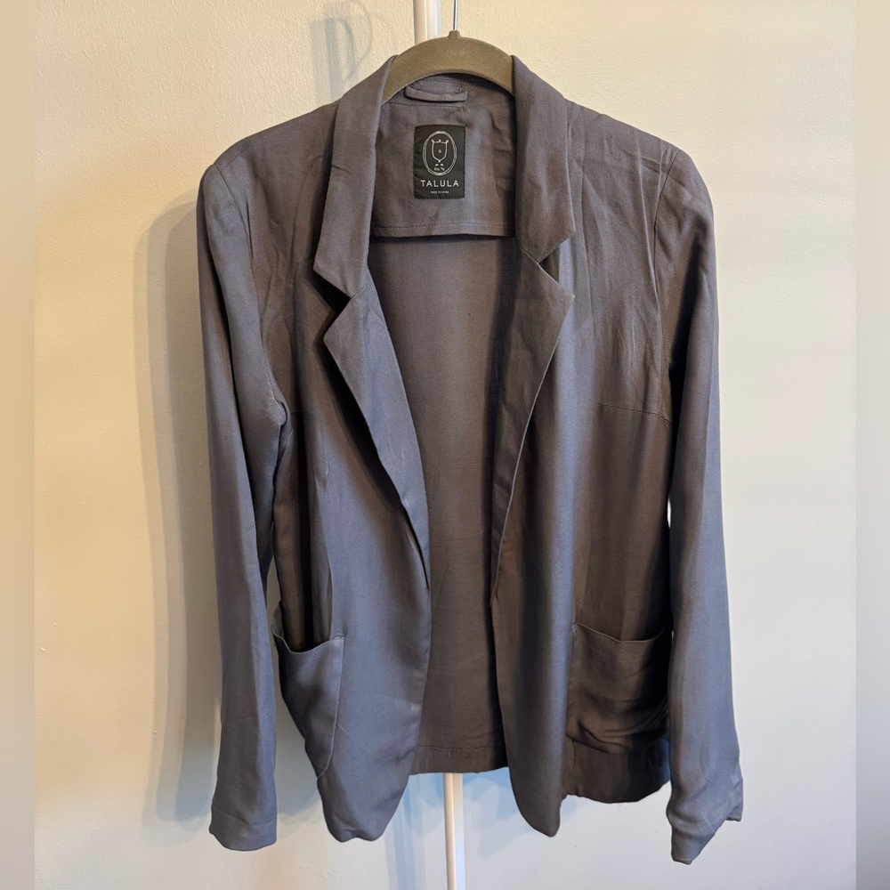 Aritzia Talula Blazer in Grey, Size 6